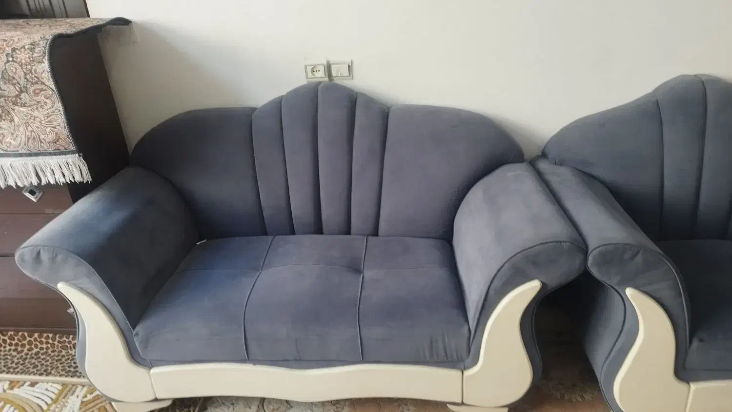 مبل ۶نفره همراه با میز و عسلی|مبلمان خانگی و میز عسلی|رشت, جماران|دیوار