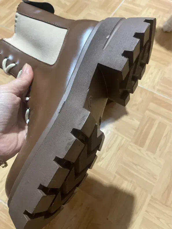 نیم بوت نو|کیف، کفش، کمربند|چالوس, |دیوار