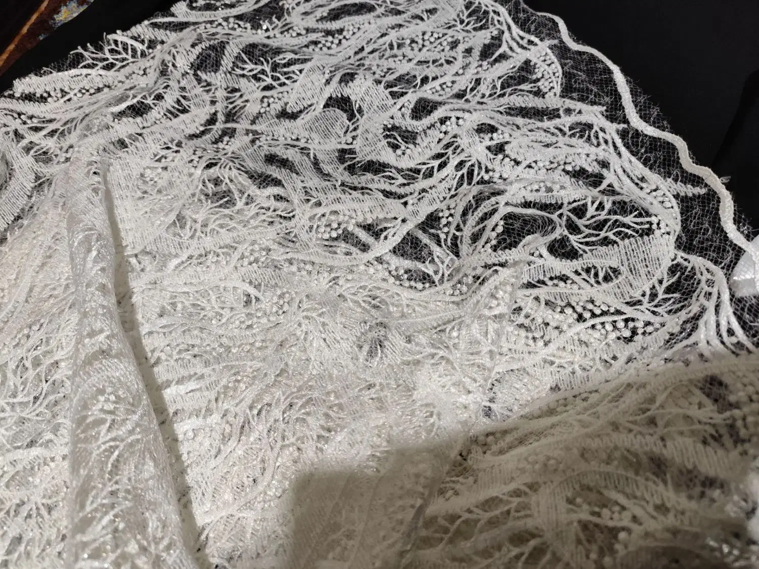 پارچه یک هفته هست که بریده شده|لباس|اسدآباد, |دیوار