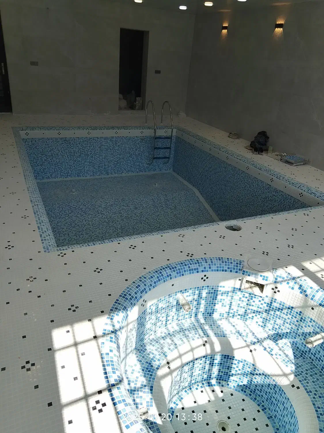 نصب سرامیک  پشت توری استخر  .جکوزی .سونا|خدمات پیشه و مهارت|بوشهر, |دیوار
