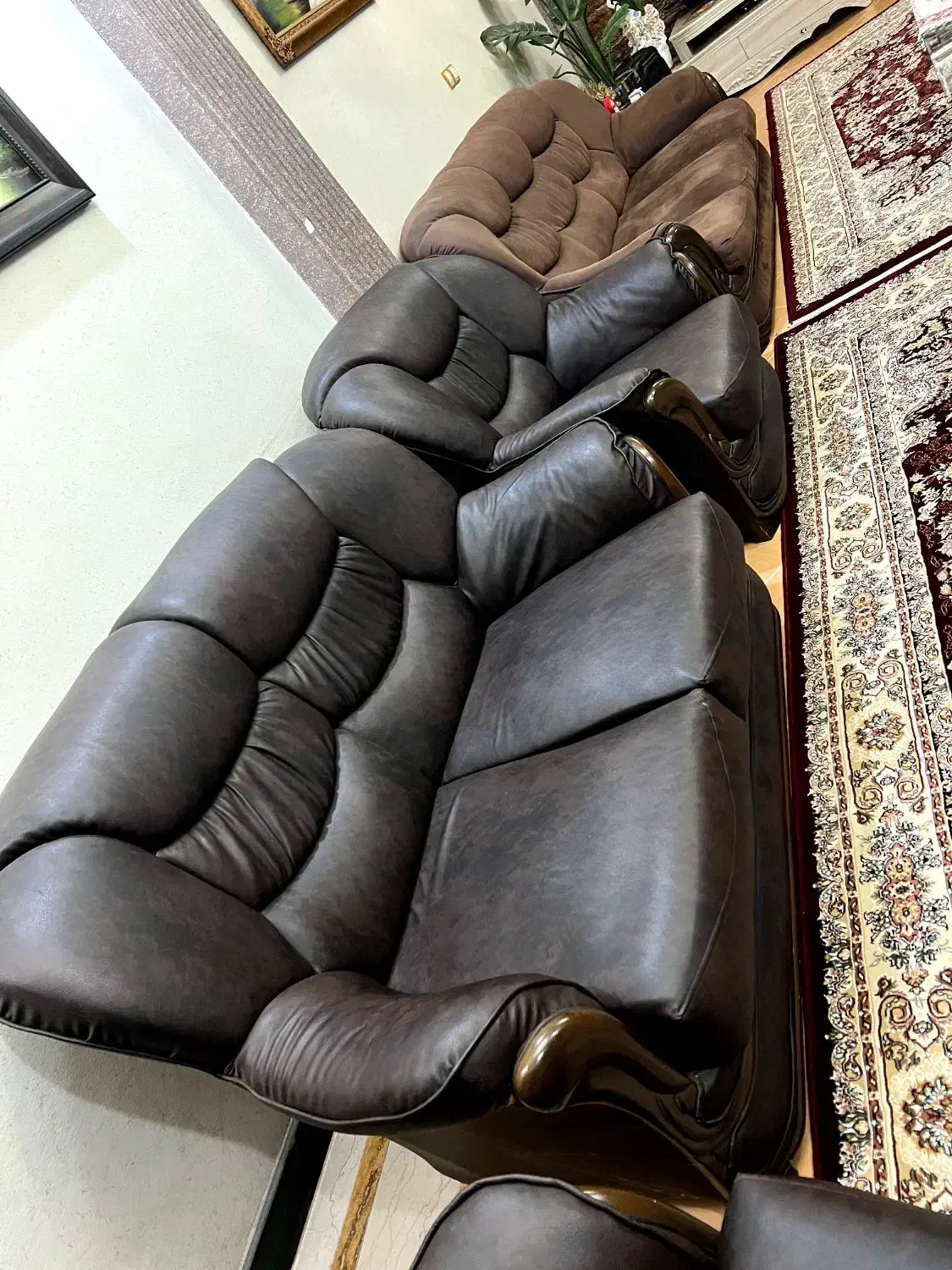 مبل چرم|مبلمان خانگی و میز عسلی|نور, |دیوار