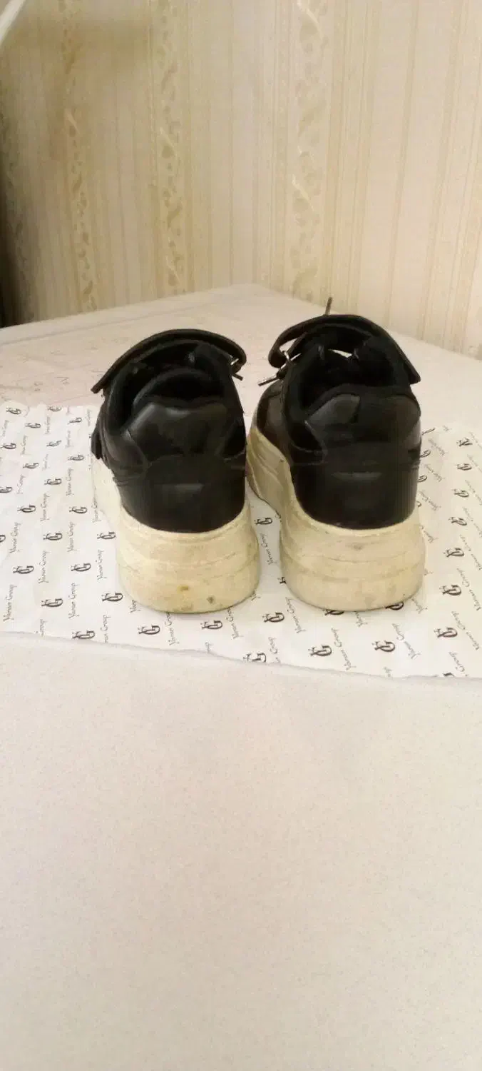 کتانی و کاپشن دخترانه|کفش و لباس بچه|رشت, بوسار|دیوار