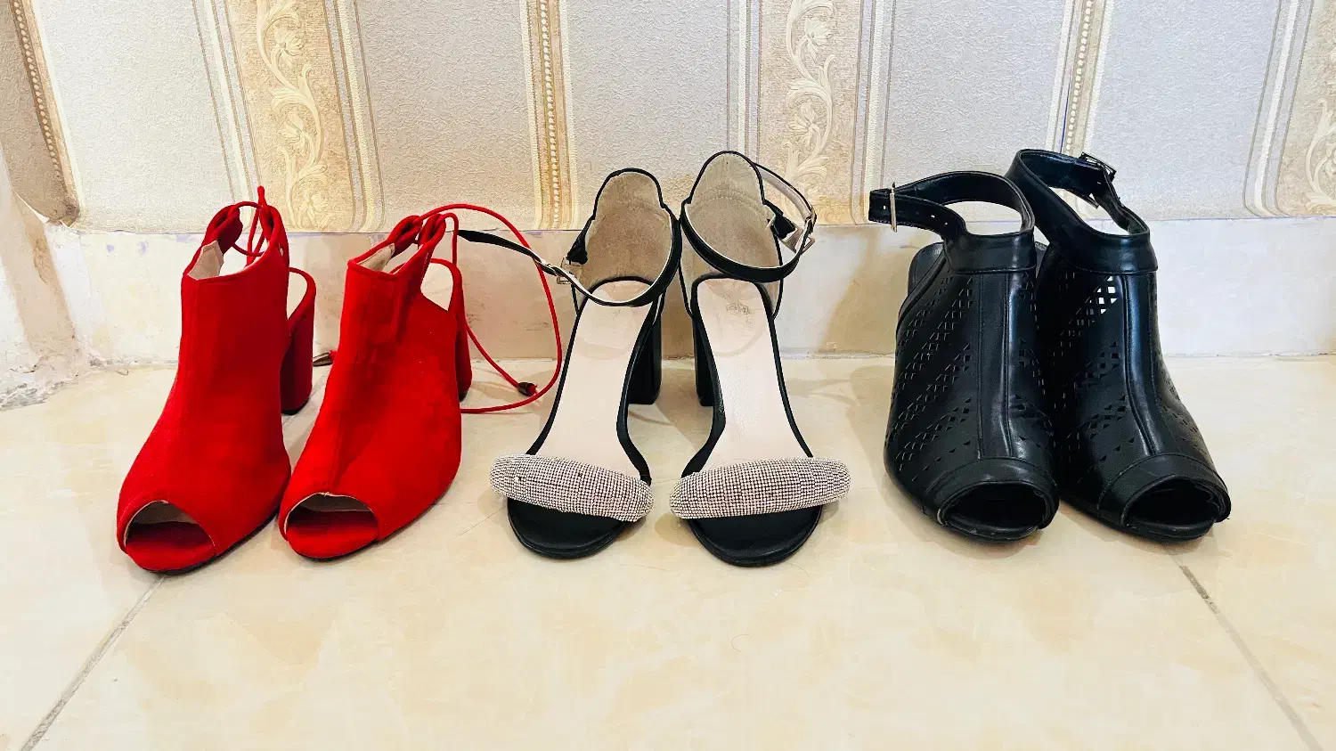 کفش|کیف، کفش، کمربند|تبریز, |دیوار