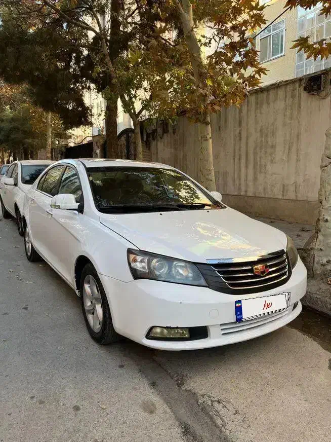 جیلی امگرند ۲۰۱۳ دنده ای تمیز|خودرو سواری و وانت|مشهد, اقبال|دیوار