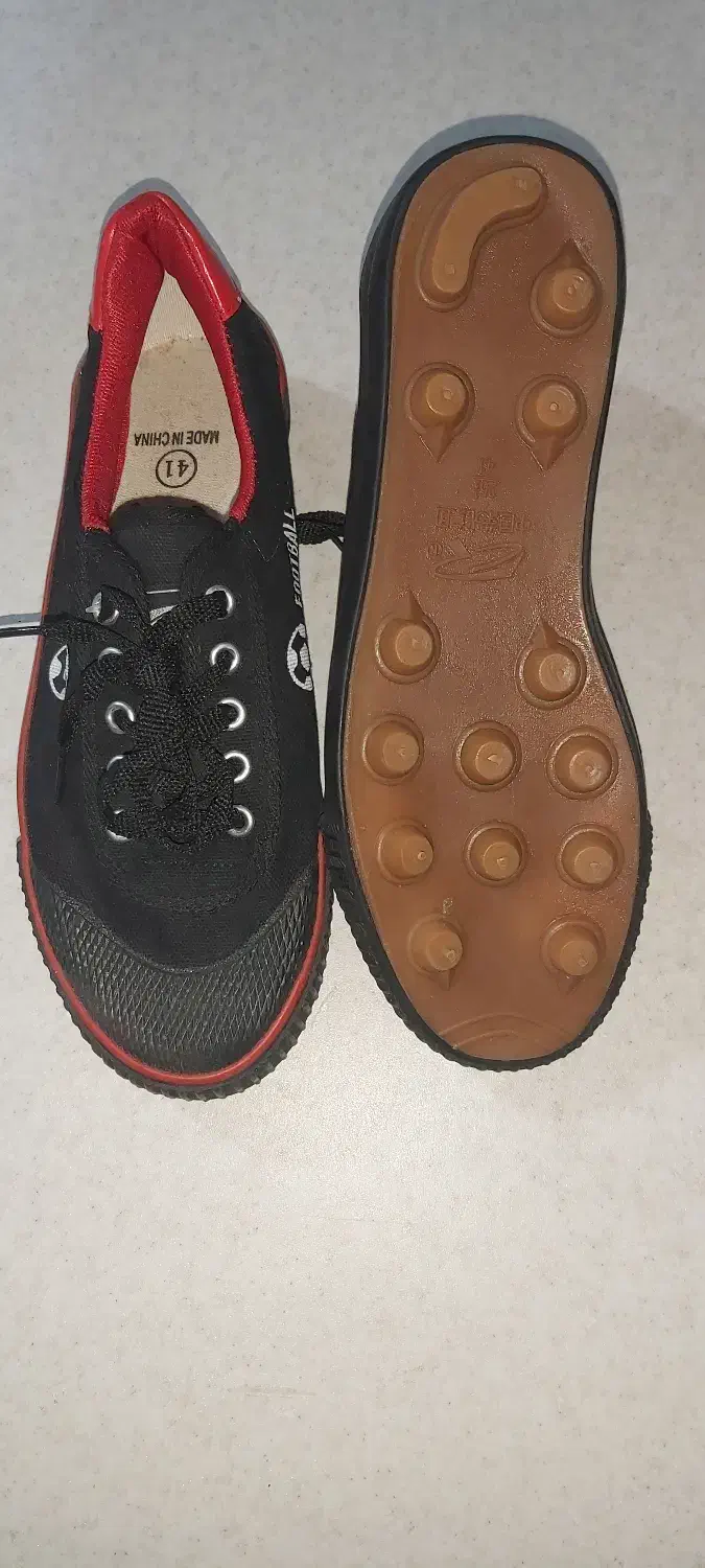 کفش فوتبال|کیف، کفش، کمربند|شیراز, آزادگان|دیوار