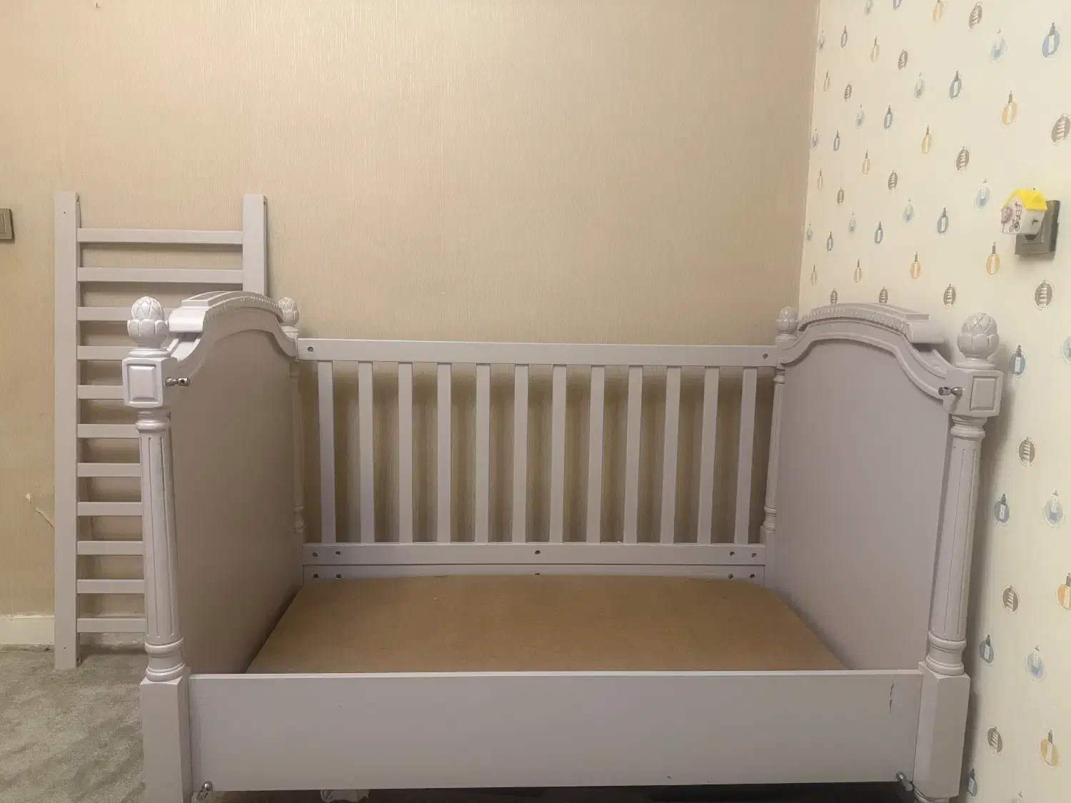 تخت نوزادی بالسا|تخت و صندلی بچه|اهواز, شهرک نفت|دیوار