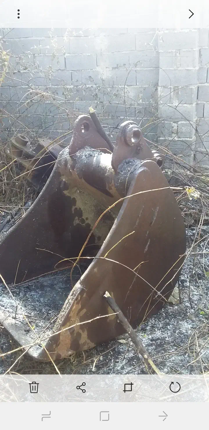 پاکت بیل پوکلین یک متری و چهل|ماشین‌آلات صنعتی|پایین هولار, |دیوار