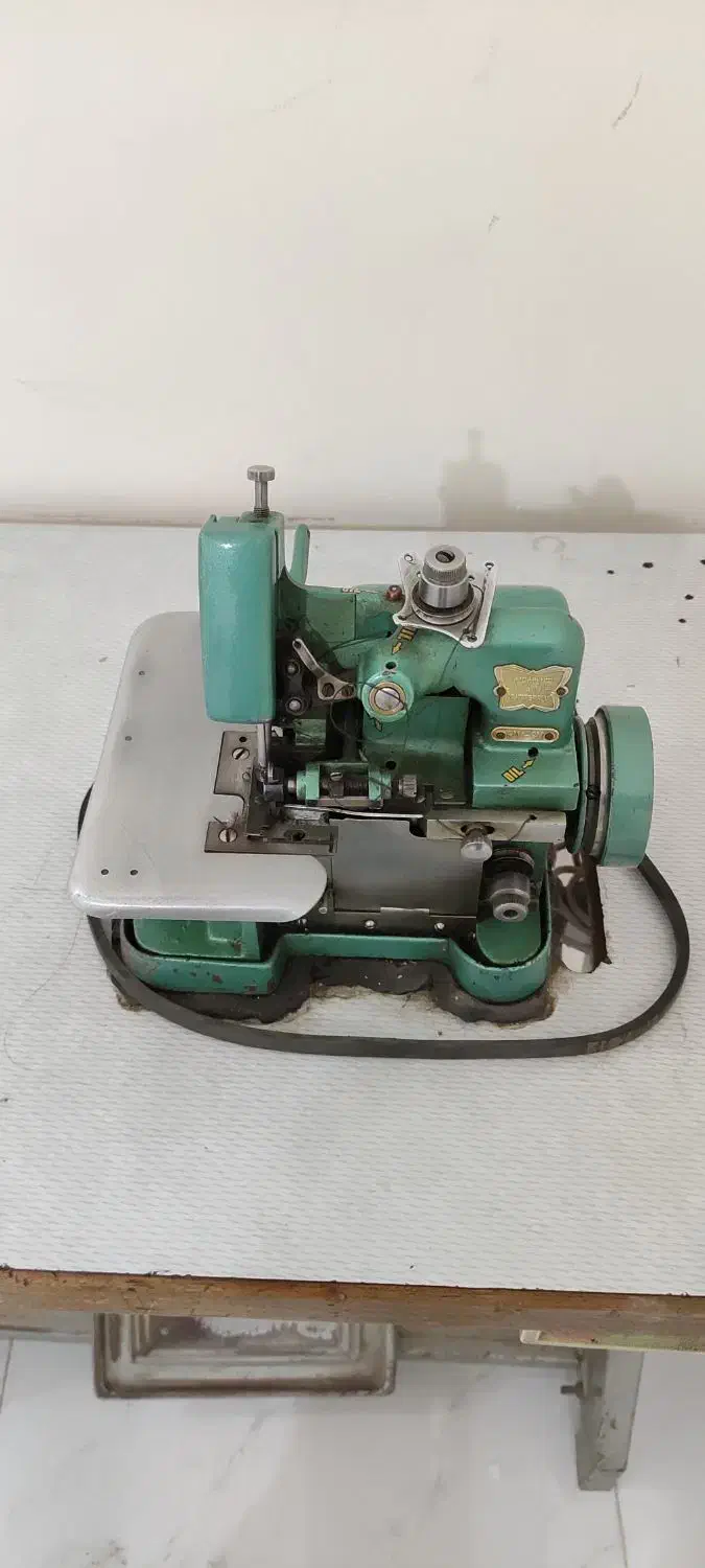 چرخ سردوز سه نخ پروانه همراه پایه و موتور|چرخ خیاطی و ریسندگی|مشهد, طلاب|دیوار