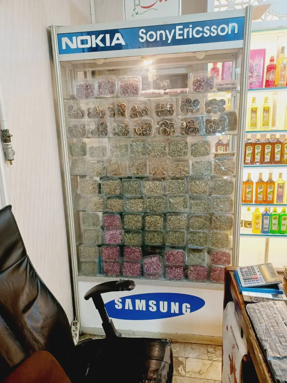 دکور ایستاده و ویترین ست ، دکور و میز پیشخوان mdf|فروشگاه و مغازه|کاشان, پشت شهربانی|دیوار