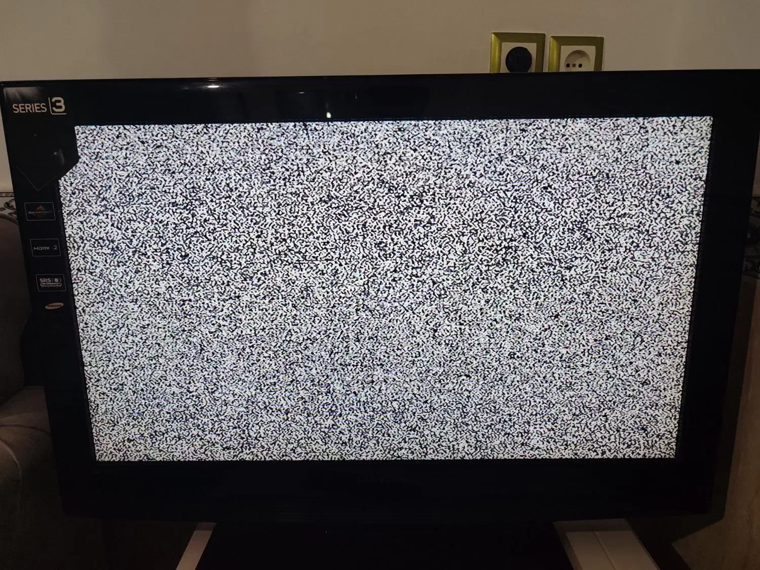 تلویزیون|تلویزیون و پروژکتور|هشتگرد, شهرک وحدت|دیوار