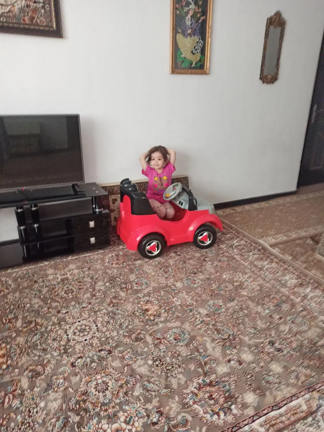 یک عدد موتور شارژی دو موتور سالم|اسباب‌بازی بچه|قم, نخودی|دیوار