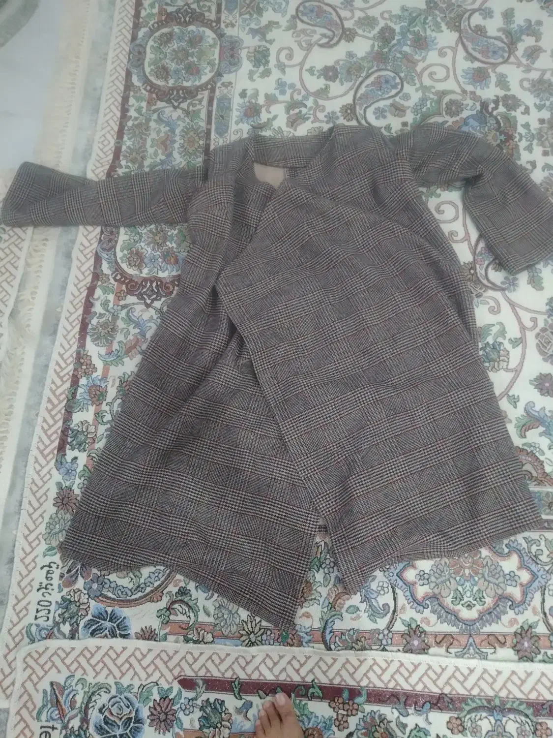 پالتو|لباس|آزادشهر, |دیوار