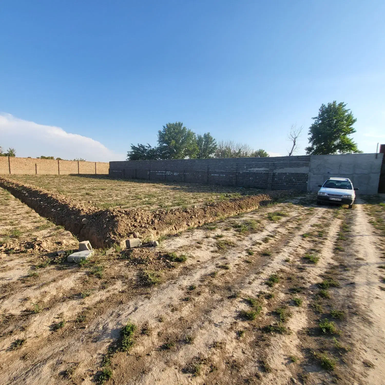 فروش زمین در چهاردیواری قواره ۴۰۰متری|فروش زمین و ملک کلنگی|قرچک, داوود آباد|دیوار