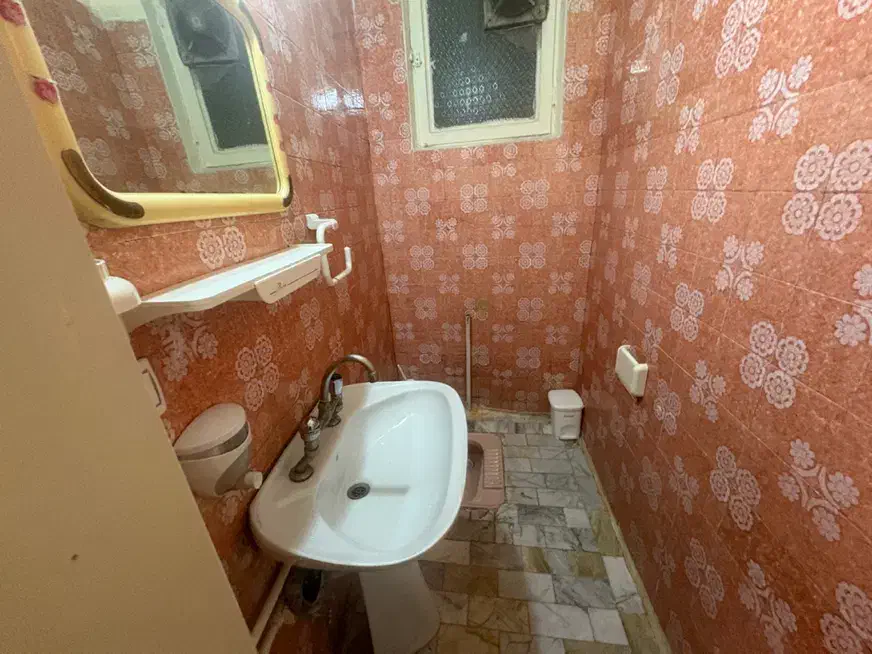 نزدیک‌مترو‌صیاد/۸۰متر/۲خ با پارکینگ،انباری،بالکن