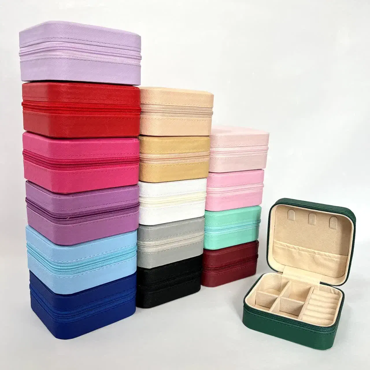 کیف جواهری|کیف، کفش، کمربند|قم, باسکول|دیوار