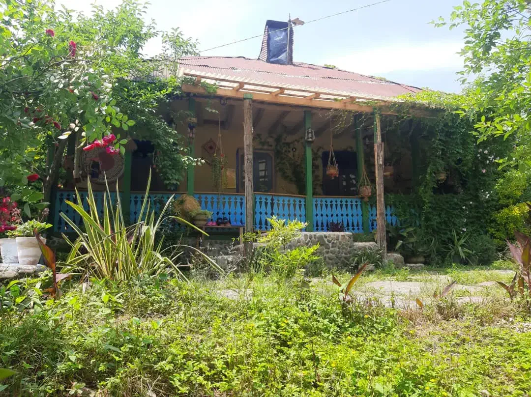 خونه مادربزرگه ( لوکیشن تاسیان و سوجان)|اجارهٔ کوتاه‌مدت ویلا و باغ|سیاهکل, |دیوار