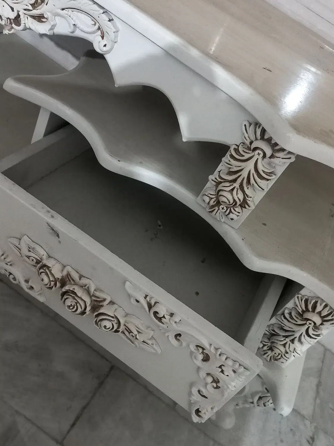 میز تلویریون|میز تلویزیون|قم, قلعه کامکار|دیوار