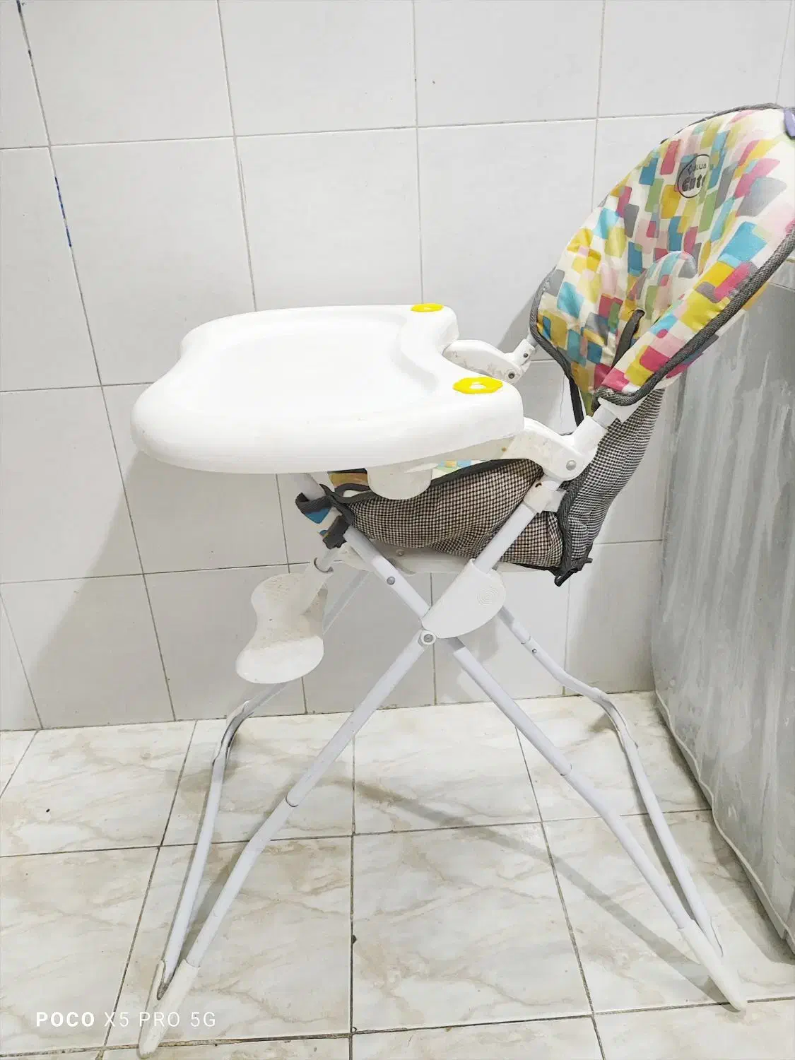 صندلی غذا|تخت و صندلی بچه|بیرجند, |دیوار