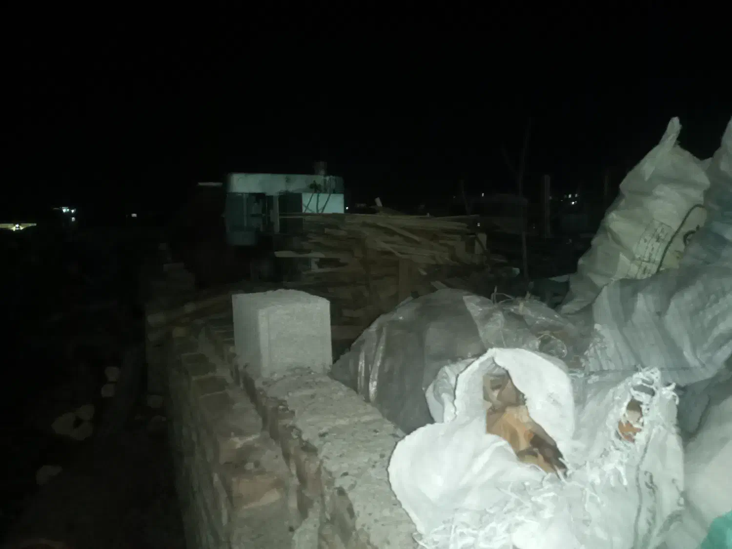 چوب زغالی|خدمات باغبانی و درختکاری|قزوین, |دیوار