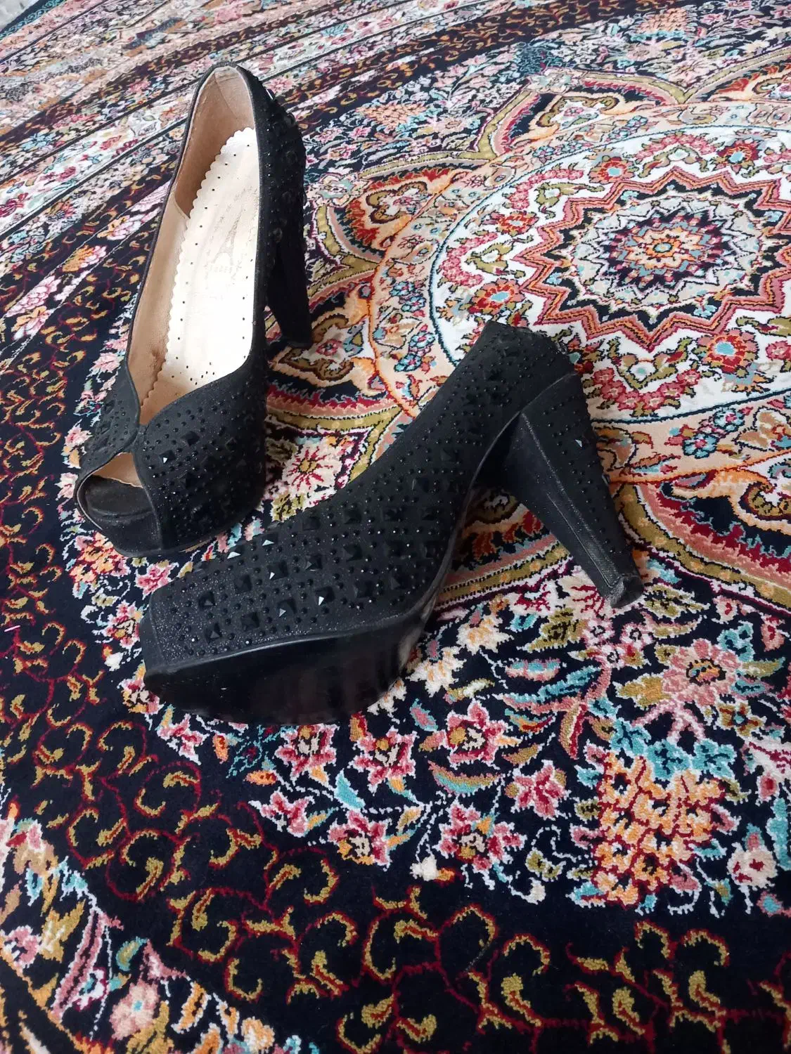 مجلسی|کیف، کفش، کمربند|بومهن, |دیوار