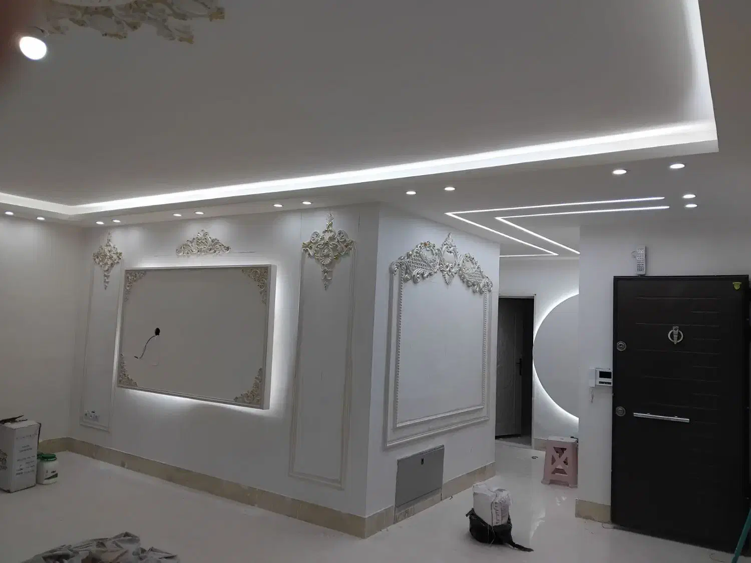 سیم کشی ساختمان برق کاری هالوژن وریسه ولایت نوری|خدمات پیشه و مهارت|اردبیل, |دیوار