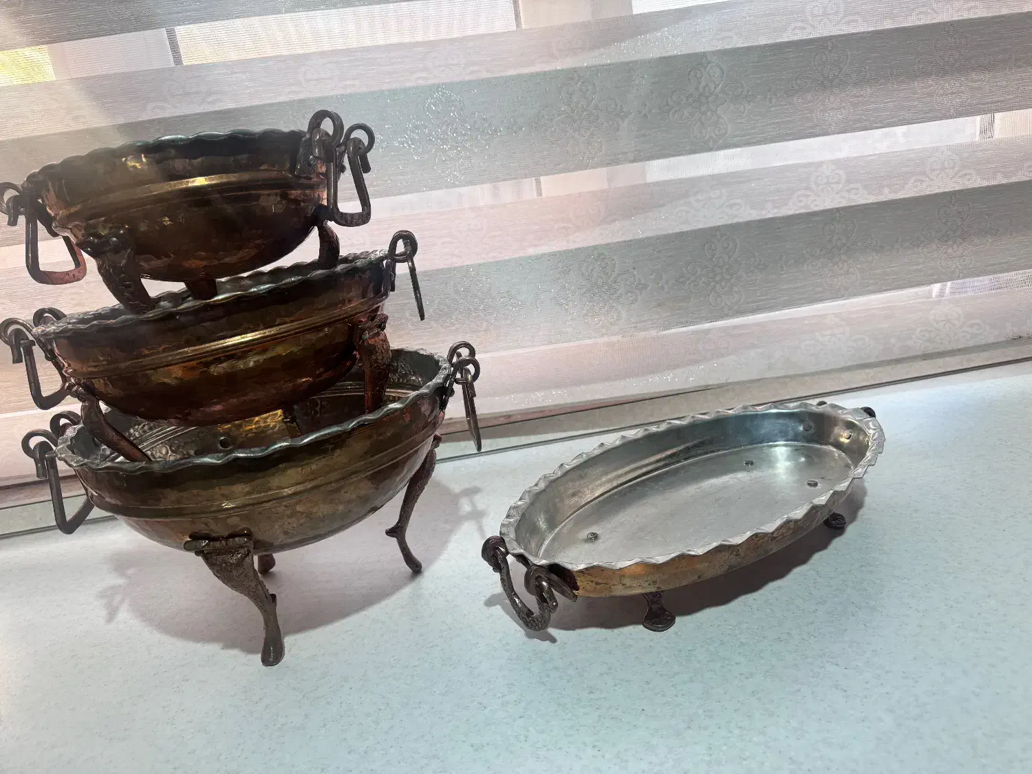 ظروف مسی چکش کوب زنجان.نو فقط دکوری استفاده شده|صنایع دستی و سایر لوازم تزئینی|الوند, |دیوار