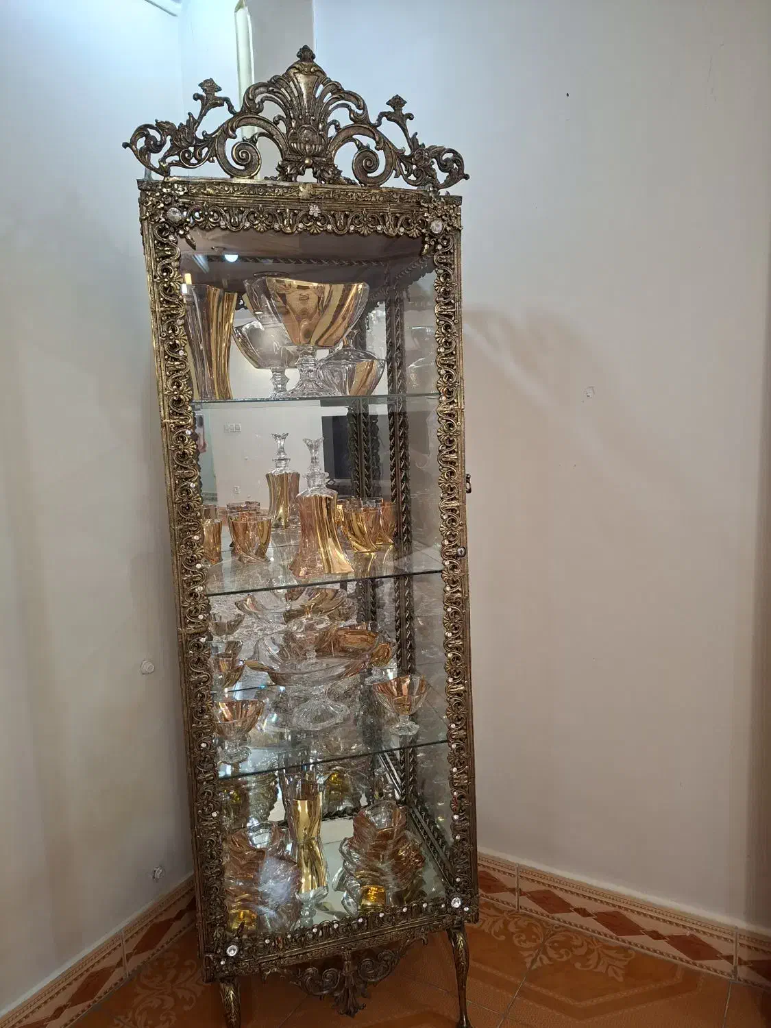 ویترین برنج|بوفه، ویترین، کنسول|اندیشه, اندیشه فاز ۳|دیوار