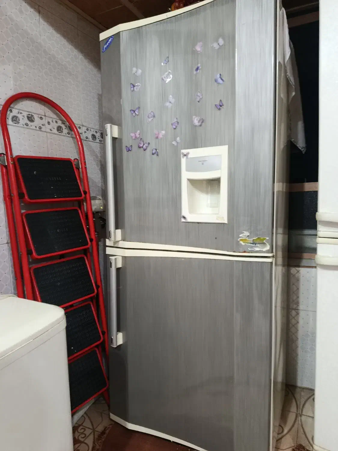 دوتا یخچال فیریزسفیدونقره ای|یخچال و فریزر|شهرکرد, |دیوار