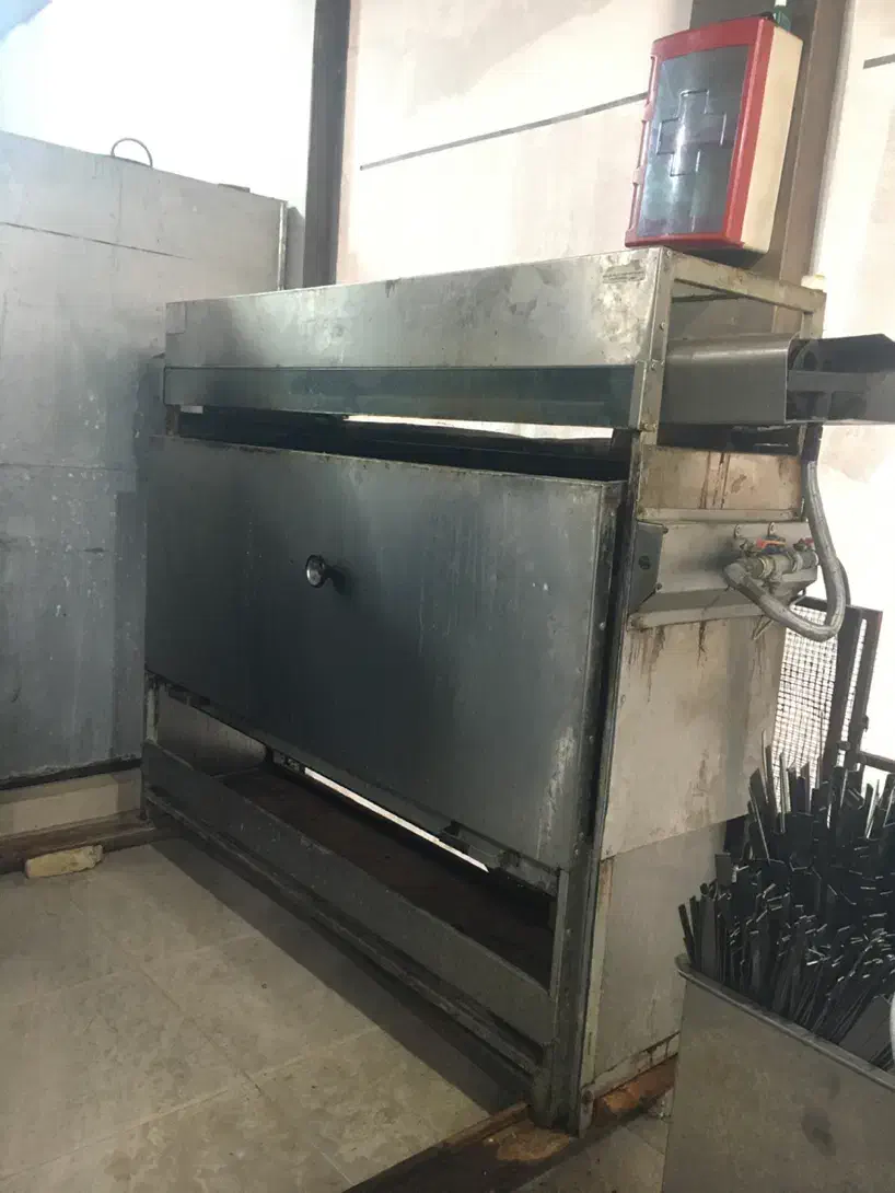 تجهیزات آشپزخانه|کافی‌شاپ و رستوران|فولادشهر, B4|دیوار