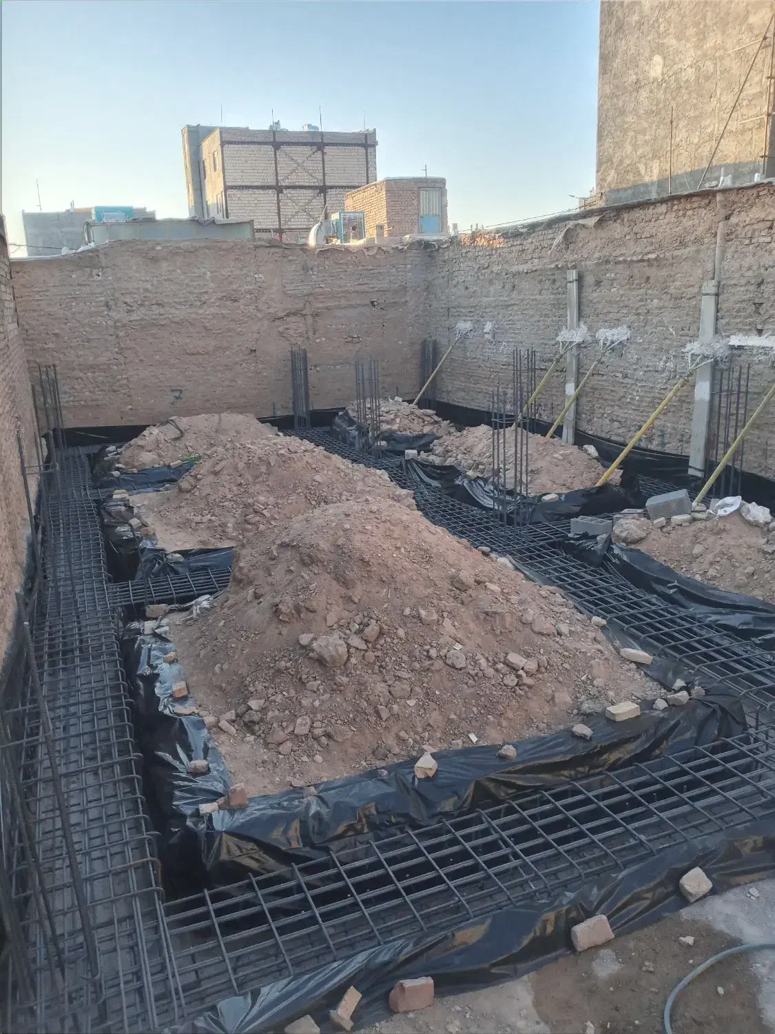 اجرایی ارماتور بندی و قالب بندی منصوری|خدمات پیشه و مهارت|اسفراین, |دیوار