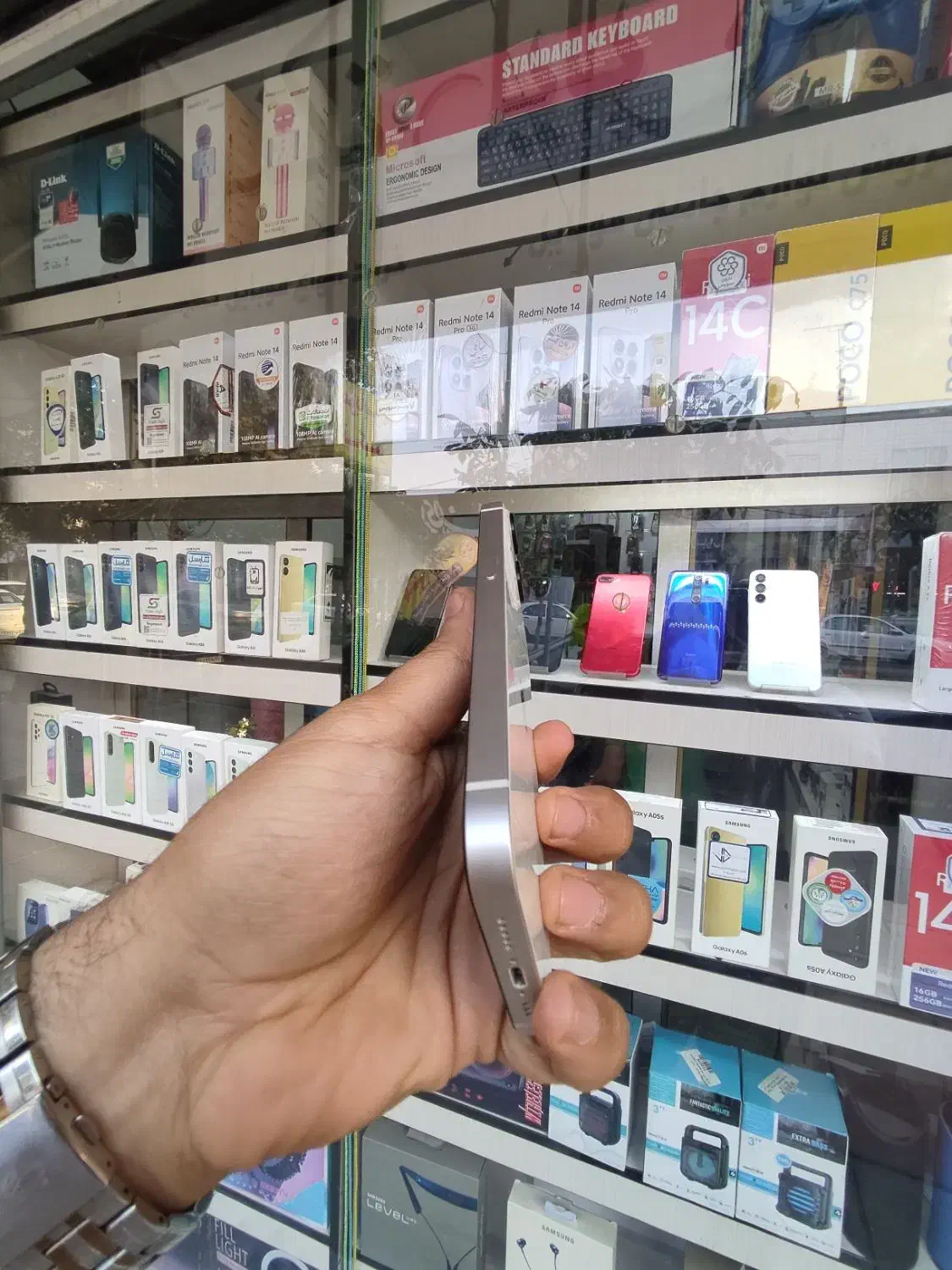 گوشی Iphone 13 با ۴ ماه گارانتی شرکتی  موبایل تکنو|موبایل|نظرآباد, نظرآباد|دیوار