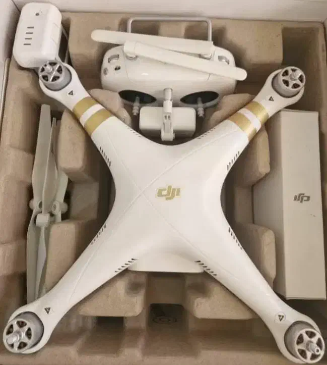 فانتوم ۳|دوربین عکاسی و فیلم‌برداری|کلیبر, |دیوار