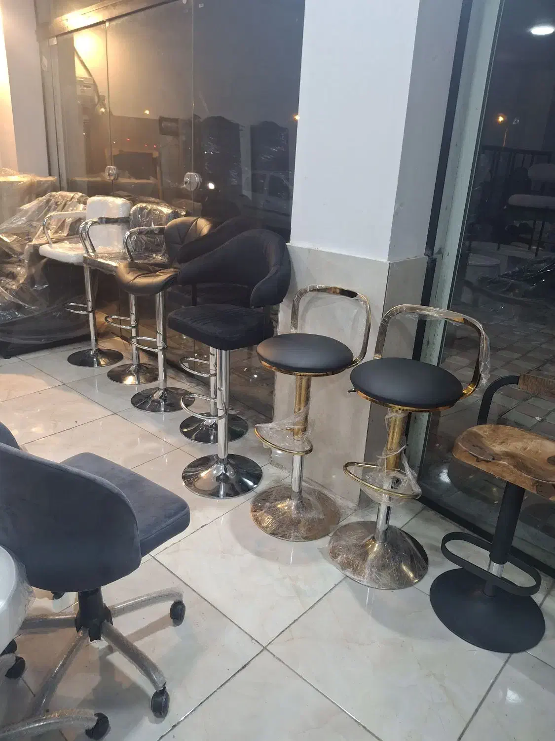 صندلی اپن جکدار|میز و صندلی غذاخوری|رشت, امین الضرب|دیوار