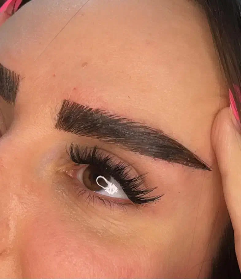 اکستنشن ابرو با مو طبیعی وکاشت مژه|خدمات آرایشگری و زیبایی|خرم‌آباد, |دیوار