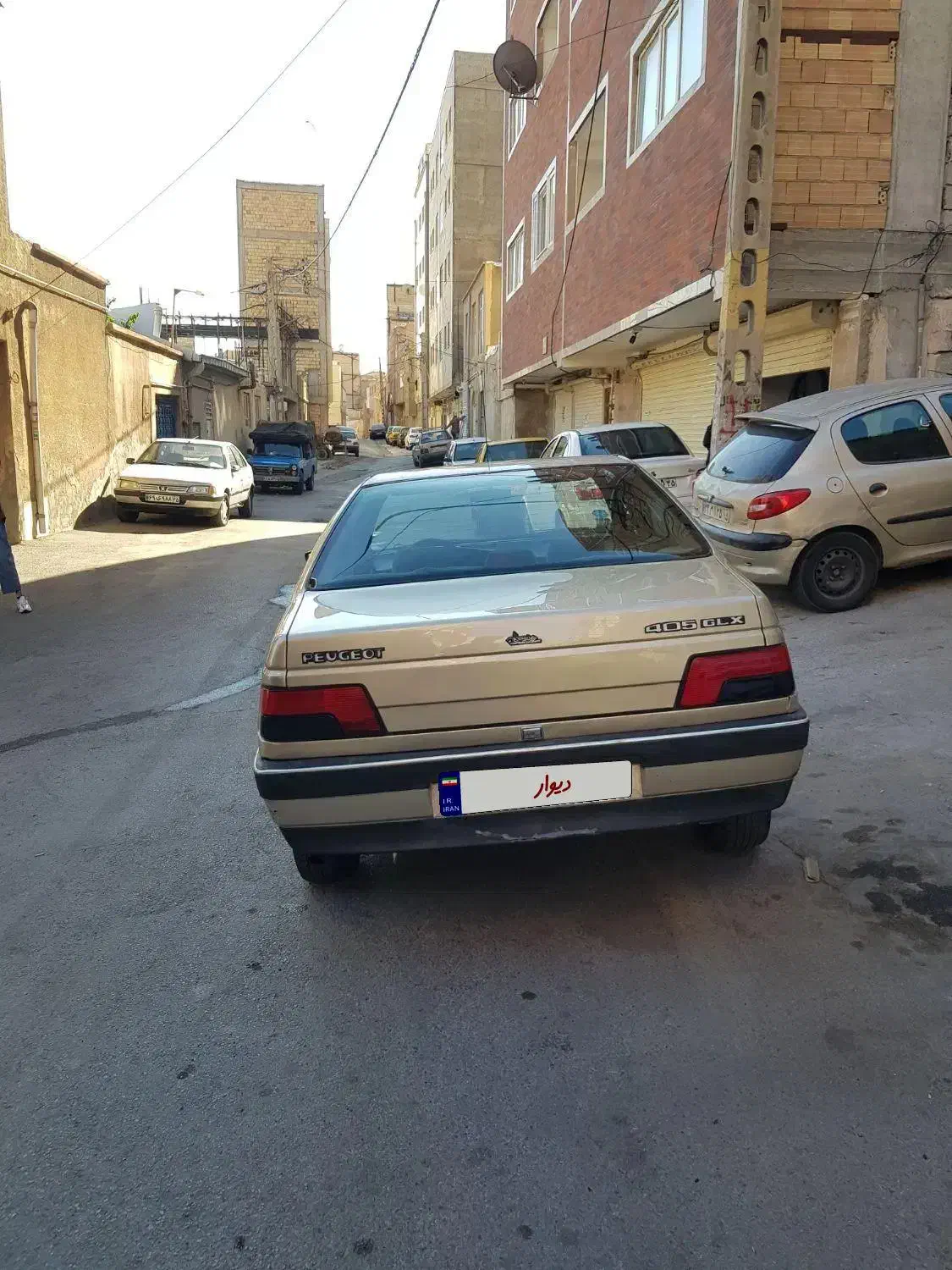 پژو ۴۰۵ طلا|خودرو سواری و وانت|تبریز, |دیوار