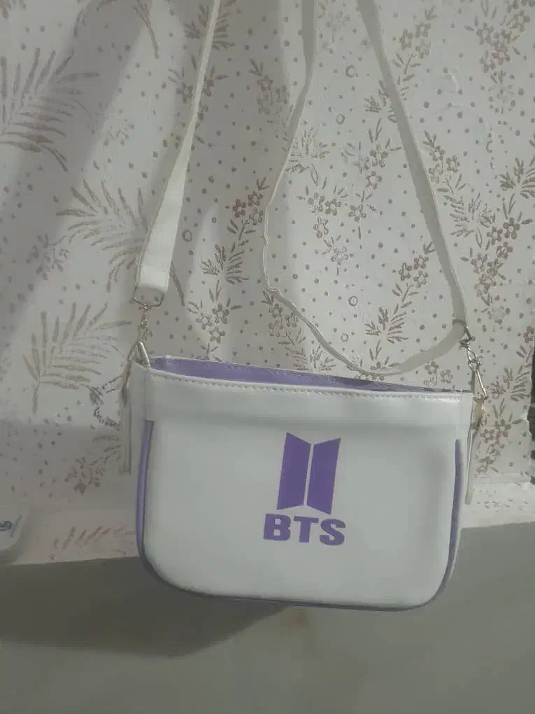 کیف بی تی اس فقط ۹۸تومان|کیف، کفش، کمربند|جیرفت, |دیوار