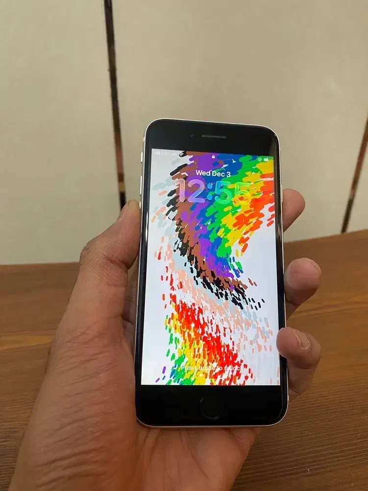 آیفون se مدل 2020|موبایل|شهرضا, |دیوار