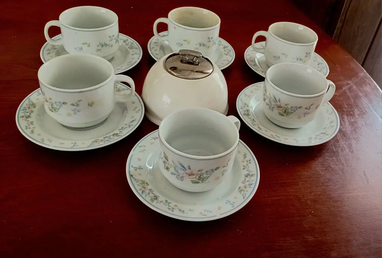 فروش ۷ سری سرویس چینی و چایخوری و غذاخوری|ظروف سرو و پذیرایی|مشهد, وکیل‌آباد|دیوار