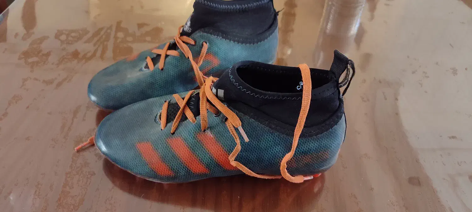 کفش فوتسالی چمن|کیف، کفش، کمربند|کرمان, |دیوار