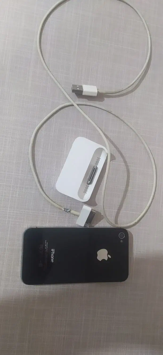 گوشی ایفون 4s با پایه اورجینال|موبایل|تهران, باشگاه نفت|دیوار