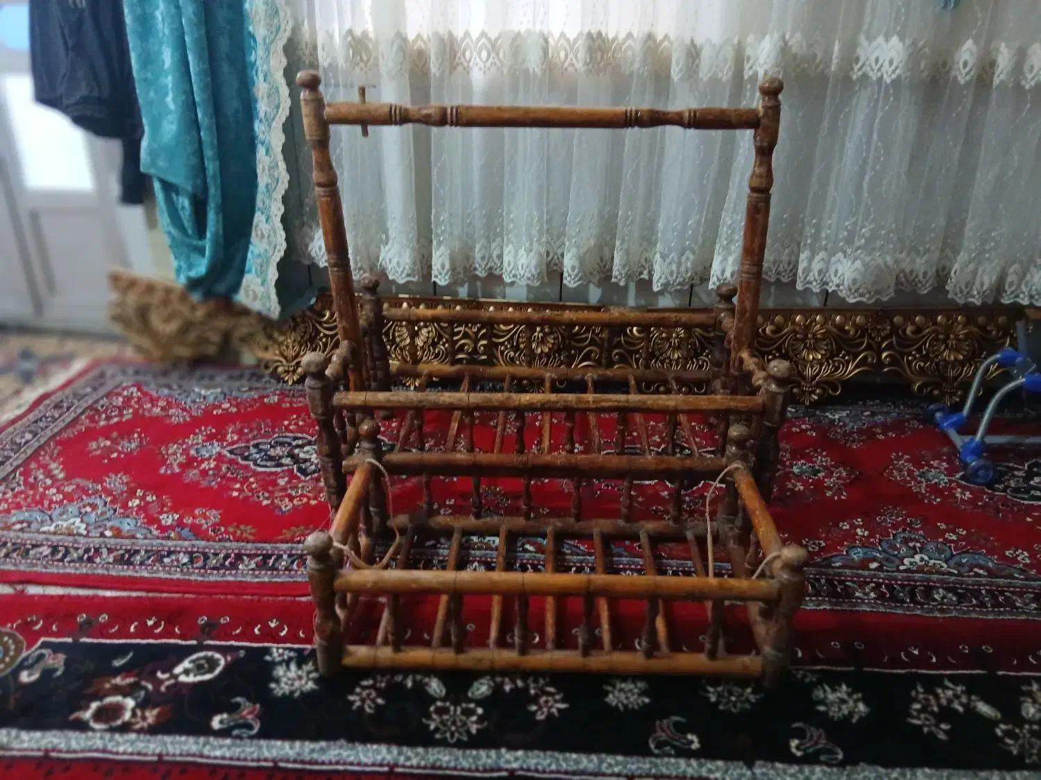 گهواره چوبی|تخت و سرویس خواب|الشتر, |دیوار