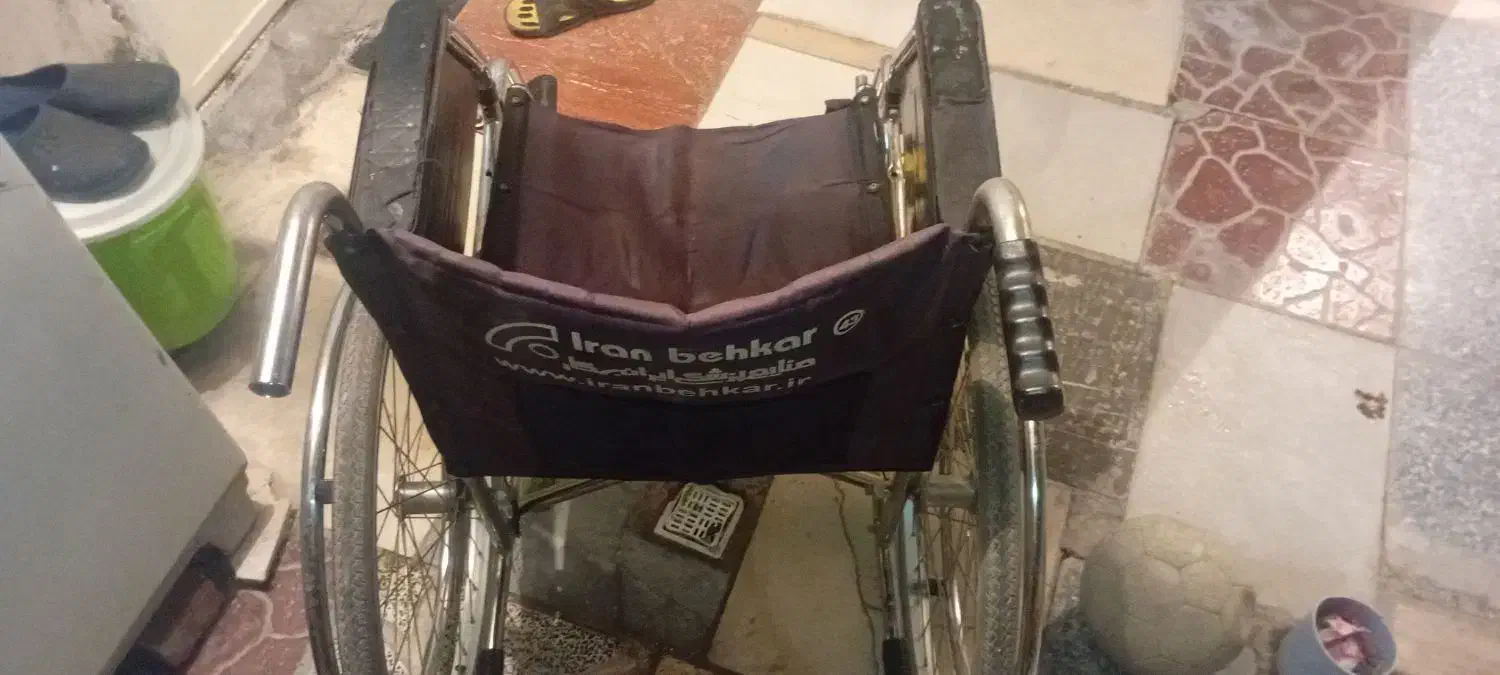 یک عدد ویلچر تاشو معمولی|آرایشی، بهداشتی، درمانی|قزوین, |دیوار