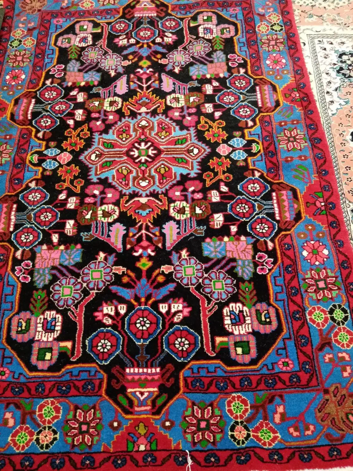 قالی دست بافت|فرش|زرین دشت (همدان), |دیوار