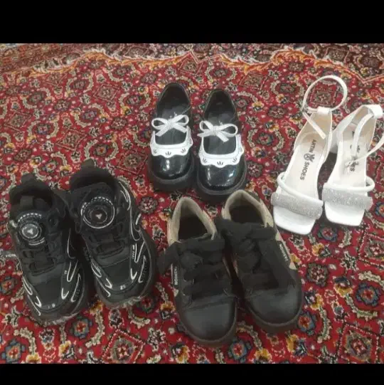 کفش بچه گانه|کیف، کفش، کمربند|سلماس, |دیوار