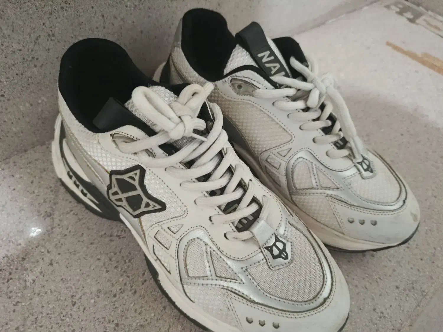 کتونی نو|کیف، کفش، کمربند|ساوه, |دیوار