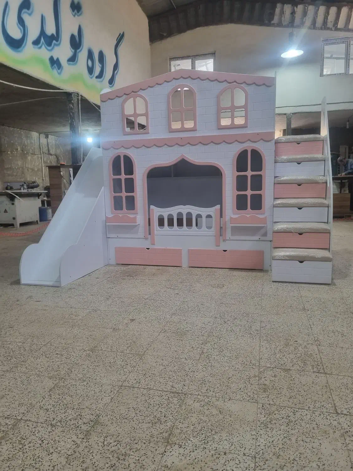 تخت دو طبقه سرسره دار سایز نوجوان مدل کلبه لمسه ای|تخت و سرویس خواب|مشهد, خلق آباد سفلی|دیوار