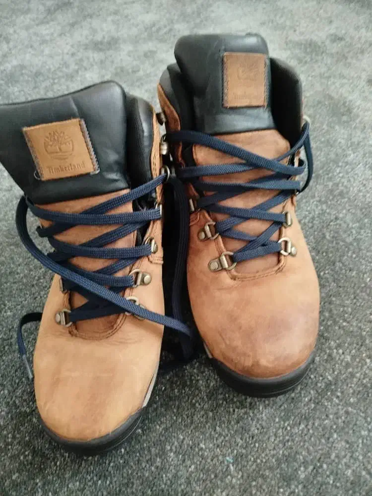 کفش نیم پوتین در حد اکبند|کیف، کفش، کمربند|آق قلا, |دیوار