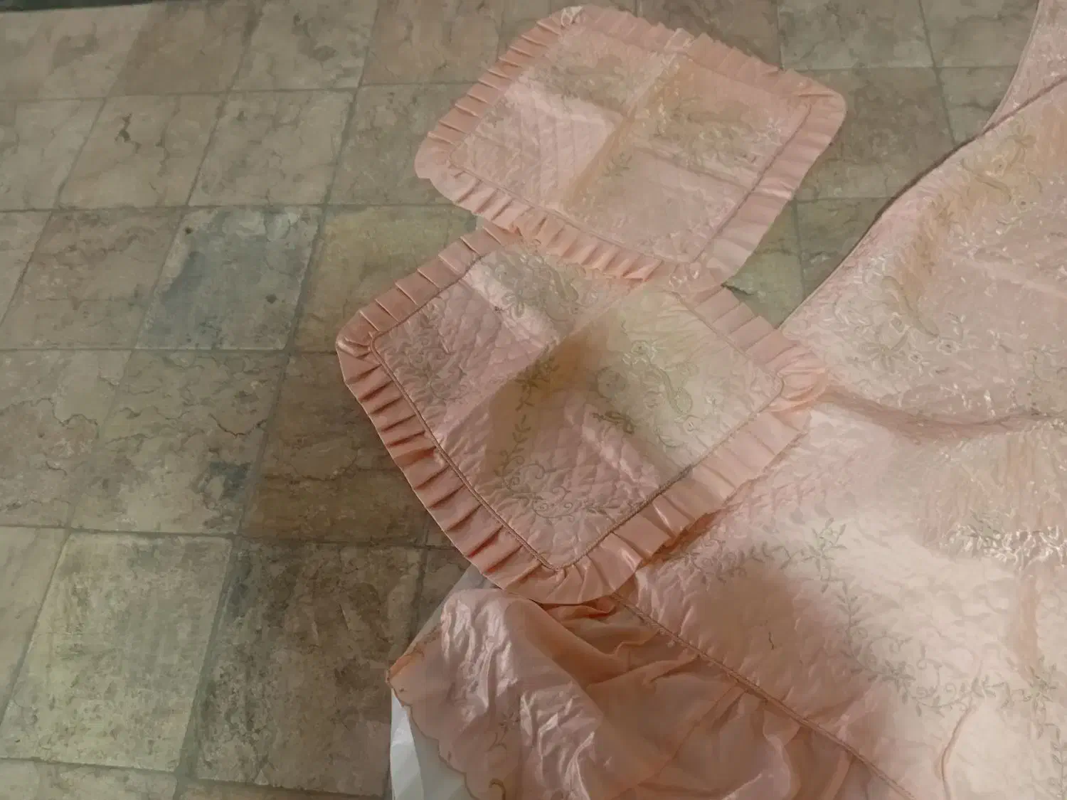 روتختی تمیز وصورتی خوشرنگ|رختخواب، بالش، پتو|آمل, |دیوار