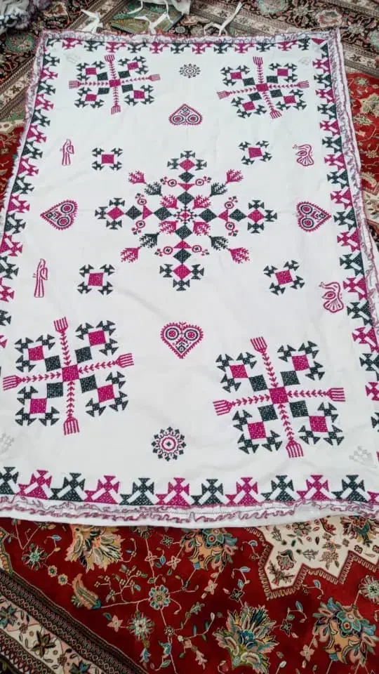 بالش پلیورای|رختخواب، بالش، پتو|تفتان, |دیوار