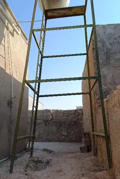 چهار پایه آهنی/ توافقی|مصالح و تجهیزات ساختمان|دلوار, |دیوار